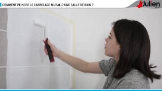 Comment peindre le carrelage mural dune salle de bain   Peintures Julien [upl. by Kcirdehs]