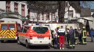 Gasalarm in Hattenheim  Feuerwehr mit mehreren Kräften vor Ort  mehrere Verletzte  15042013 [upl. by Ayana659]