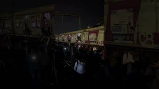 People walk on Railway track Train issue Near Kalyan Station train mumbailocal news viralvideo [upl. by Papotto]