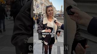 outfitcheck  Farben als Stilquelle straßenumfrage wien streetstyle mode streetinterview [upl. by Brackely]