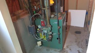 GAS BOILER NOISY BASEBOARDS WHEN HEATING [upl. by Beattie]