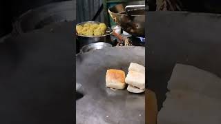 Tha Famous Vada Pav vadapav vadapavgirl food viralvideo shortsviral indorefood foodie [upl. by Attenyt4]