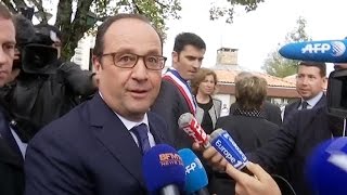 Hollande quotje suis toujours làquot [upl. by Araiek389]