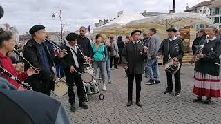 Ambiance en centre ville de Bayonne pour la Foire au jambon [upl. by Rabush827]