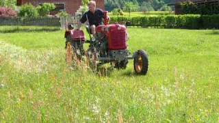 Steyr T84e Oldtimer Traktor beim Mähen [upl. by Aridnere]