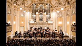 W A MOZART · Requiem dMoll KV 626 · Philharmonie Salzburg · Elisabeth Fuchs [upl. by Aralk]