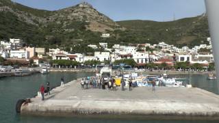 Fourni island  Φούρνοι  Ferry quotDodekanisos Pridequot arriving in the harbor of Fourni [upl. by Autum]