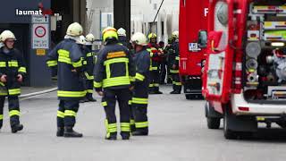 Brand im Dachbereich eines Unternehmens in Gunskirchen [upl. by Earla929]