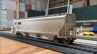 Review ScaleTrains Gunderson 5188 Covered Hoppers  Operator amp Rivet Counter HypoTypical [upl. by Hach]