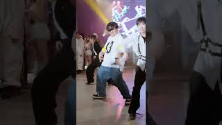 EXO  Growl by Uk kpop exo randomdance kpopダンスカバー kpopdance dance kpopダンススタジオ [upl. by Behre]