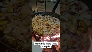 Fructe de mare trase la tigaie [upl. by Navap]