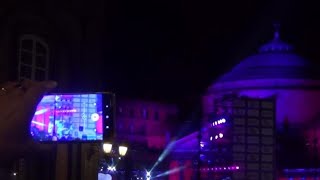 Concerto di Gigi dAlessio a Piazza del Plebiscito a Napoli in tanti anche al di là delle transenne [upl. by Coppock]