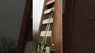 MEIN LEBEN ALS BERUFSFEUERWEHRMANN 🔥🔥 Leitertraining mit jedermanns Liebling  die Schiebleiter [upl. by Attenwahs]