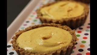 Tarte crue au citron [upl. by Esorylime956]