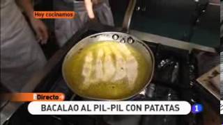 Receta de Bacalao al pil pil con patatas ED [upl. by Ardnatal653]