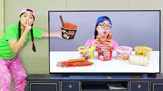 Mukbang Fire Spicy Noodle Tteokbokki 불닭볶음면 떡볶이 TV 속 편의점 음식 먹방 DONA 도나 [upl. by Nomael]