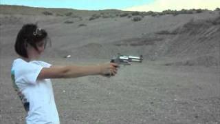 Míchel Shooting 50 Cal SampW 500 Snub Nose Revolver [upl. by Abigael56]