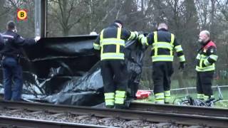 Fietser komt onder trein in Nuland [upl. by Neelyt755]