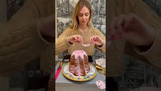 Ecco il PANDORO di Chiara Ferragni ✨🎄 [upl. by Tnerual]