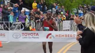 Panuel Mkungo 24 of Kenya wins 2018 Garry Bjorklund Half Marathon in Duluth MN US [upl. by Deny669]