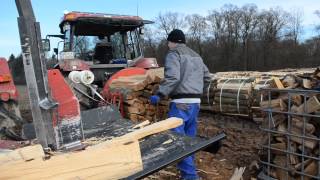 Holz spalten mit Growi GSW 30 mit Funkseilwinde und Oehler Bündelgerät [upl. by Frasco305]