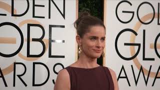 Sarah Paulson and Amanda Peet Fashion  Golden Globes 2017 [upl. by Kozloski]