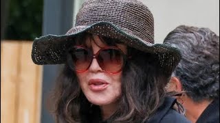 Isabelle Adjani digne pour dire adieu à un ami proche [upl. by Harmony]