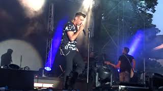 Francesco Gabbani Vigevano PV 08072018  AMEN  SOFTWARE [upl. by Aynotel]