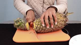 Smarter way to store pineapple in refrigerator [upl. by Eirrehc755]