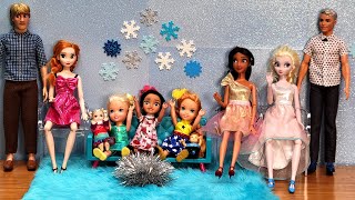 2023 Happy New Year Elsa amp Anna toddlers  Barbie  gifts  games  countdown [upl. by Annie]