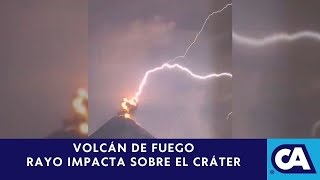 Impactante rayo golpea cráter del volcán de Fuego en Guatemalahasta Will Smith queda impresionado [upl. by Felizio557]