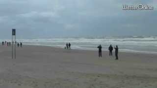 Wind an der Nordsee  Fegender Sand und hohe Wellen [upl. by Gilpin739]