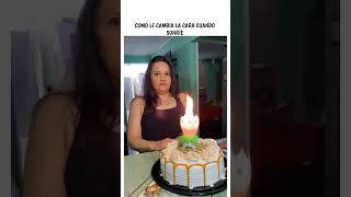 Cómo le cambia la cara😉😂🎂Velas home youtube humor food yt [upl. by Eserehc286]