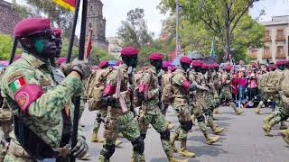 Fusileros paracaidistas al paso veloz  Desfile independencia México 2023 [upl. by Rinum404]