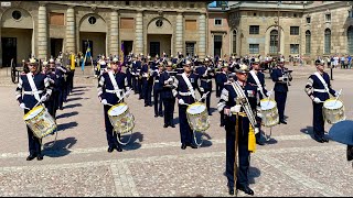 Stockholm Wachablösung vor dem königlichen Schloss 4K [upl. by Enylorac]