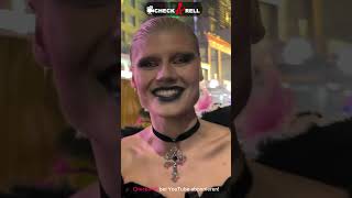 GNTMSiegerin Lea bei Heidi Klums HalloweenParty am Times Square in New York City [upl. by Irot]