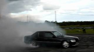 Mercedes Benz 300DT W124 OM606 Diesel smoke burnout [upl. by Ynnahc]