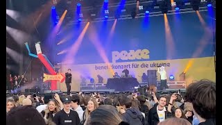 Danke Yung Hurn dass du für den Weltfrieden einstehst  Benefizkonzert Ukraine [upl. by Yenroc]