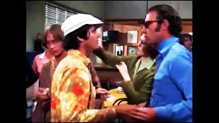 Jack Nicholson Dennis Hopper in Monkees Film quotHeadquot 1968 [upl. by Loftus]