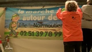 Noirmoutier  La 30ème édition de la Marche autour de l’île [upl. by Mosa398]