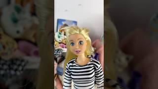 Anna amp Elsa Go Fall Shopping Pt27 🍂🧥Frozen Toys  Playing With Dolls  Disney Princess  ily [upl. by Nedak]