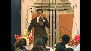 Ephrem Alemu  ኤፍሬም አለሙ  Live worship  አምልኮ  at ABU DHABIflv [upl. by Vail202]