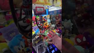 Knuckles STUCK Inside Claw Machine shorts clawmachine arcade fnaf sonic [upl. by Monika]