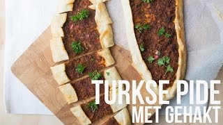 RECEPT Turkse Pide met gehakt  OhMyFoodness [upl. by Dnomyar974]