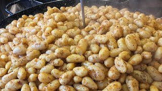 Garlic Potatoes  Manchester Christmas Markets  UK Street Food  Food Amigos [upl. by Diogenes]