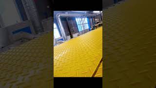 The size of the yellow roadbed can be customized avelinesdhaochuangncom📱Whatsapp 86 19054835964 [upl. by Ward]