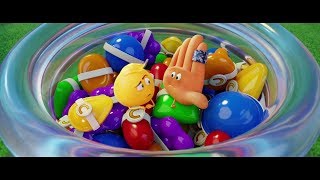 quotEmoji O Filmequot  Clip Candy Crush Sony Pictures Portugal [upl. by Zirtaeb]