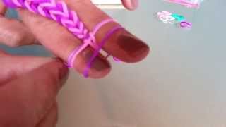 Loom Bands Armband  Fischgräten  über Finger  Stifte Anleitung deutsch [upl. by Bussey]