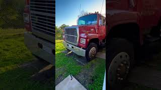 1985 Ford LN8000 Cat 3208 Startup amp Idle [upl. by Treharne]