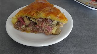 Tourte au confit de canard et foie gras [upl. by Eetsud]